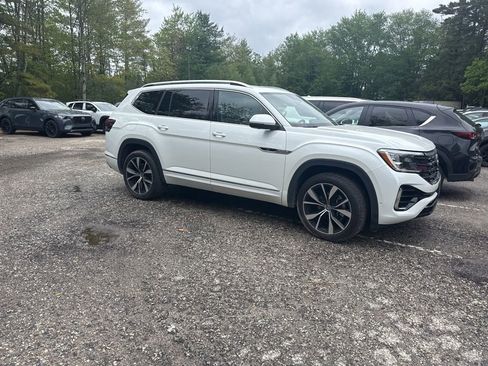Used 2024 Volkswagen Atlas SEL Premium R-Line AWD/4WD image 2