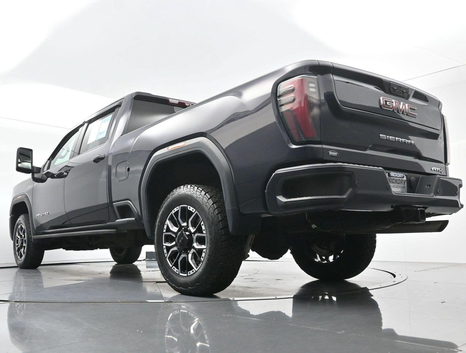 Used 2024 GMC Sierra 2500 AT4 w/ AT4 Premium Plus Package AWD/4WD image 47