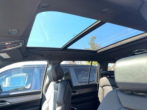 New 2026 Jeep Grand Wagoneer L Limited AWD/4WD image 9