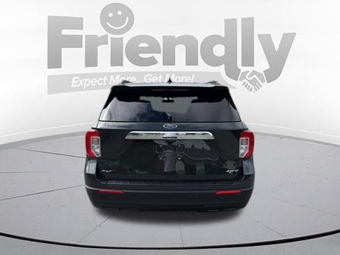 Used 2023 Ford Explorer XLT AWD/4WD image 6