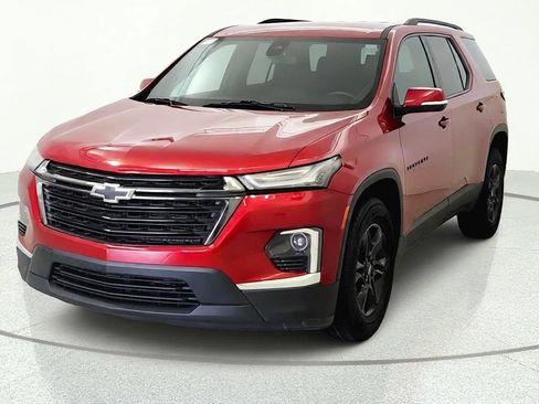 Used 2023 Chevrolet Traverse LT FWD image 3