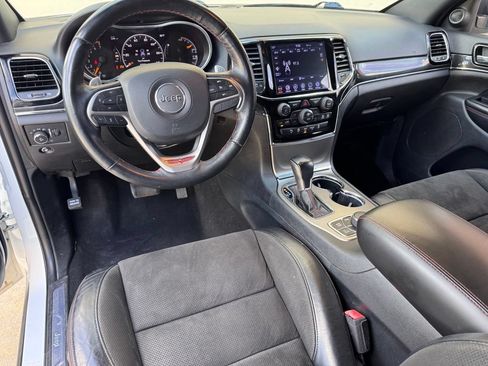 Used 2020 Jeep Grand Cherokee Trailhawk AWD/4WD image 2