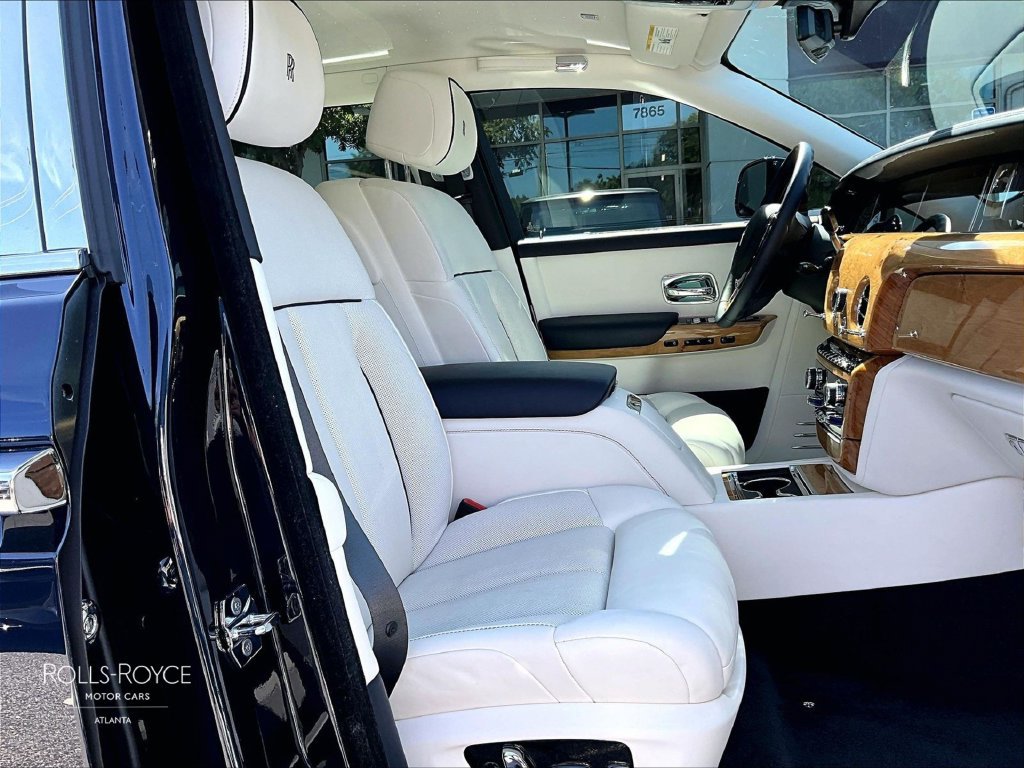 Certified 2026 Rolls-Royce Phantom Sedan RWD image 8