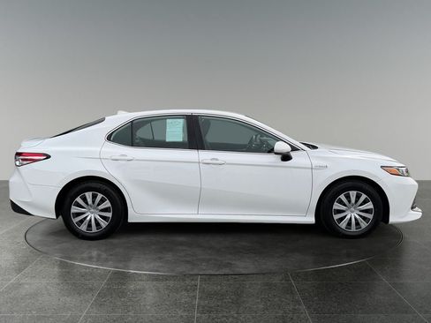 Used 2020 Toyota Camry LE FWD image 10