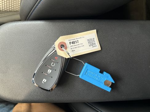 Used 2025 Chevrolet Trax LT w/ Sunroof Package image 24