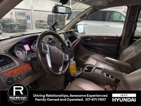 Used 2012 Chrysler Town & Country Touring-L w/ Entertainment Group #2 image 11