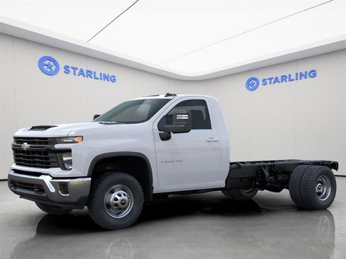 New 2025 Chevrolet Silverado 3500 W/T w/ WT Convenience Package image 2