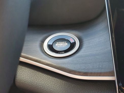 New 2025 Jeep Grand Cherokee Limited image 13