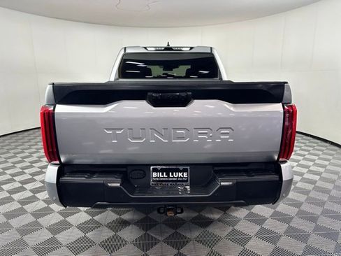 Used 2022 Toyota Tundra SR5 w/ Convenience Package image 8