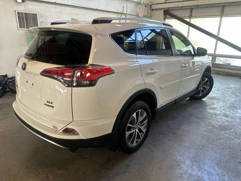 Used 2016 Toyota RAV4 XLE AWD/4WD image 5