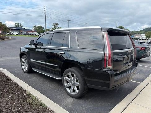 Used 2018 Cadillac Escalade Premium Luxury AWD/4WD image 9