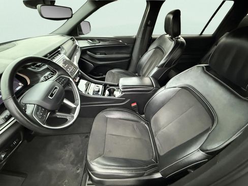 Used 2022 Jeep Grand Cherokee L Laredo image 9