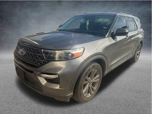 Used 2021 Ford Explorer XLT w/ Equipment Group 202A RWD image 2