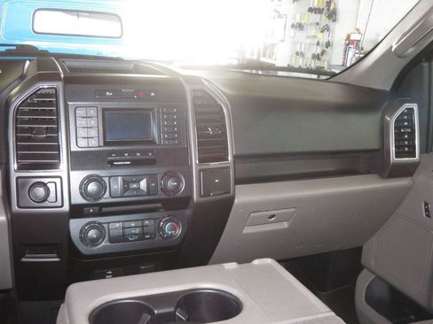 Used 2018 Ford F150 XLT AWD/4WD image 37