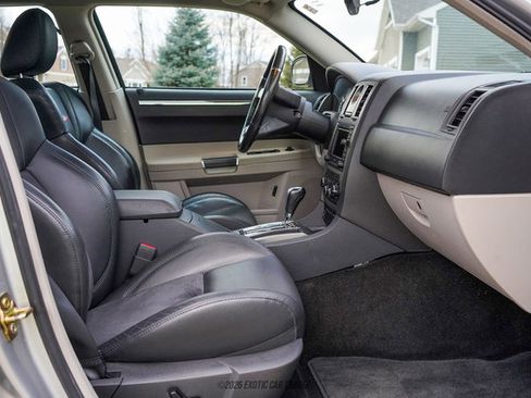 Used 2006 Chrysler 300 SRT8 w/ SRT Option Group II image 32