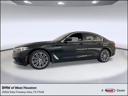 Used 2019 BMW 530e w/ Convenience Package image 1