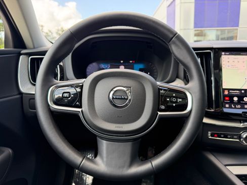 Certified 2025 Volvo XC60 B5 Plus AWD/4WD image 17