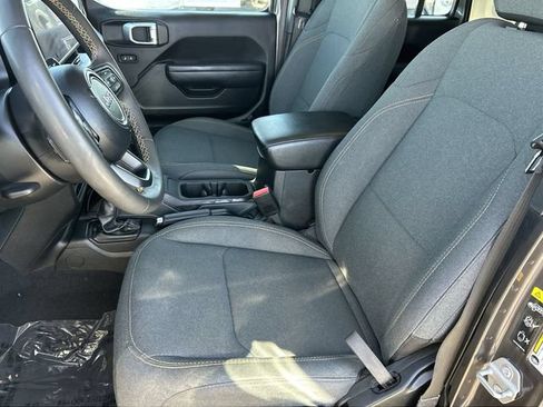 Used 2024 Jeep Wrangler Unlimited Sport AWD/4WD image 18