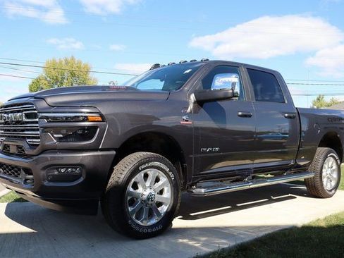 Used 2025 RAM 2500 Laramie w/ Sport Appearance Package image 8