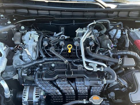 Used 2024 Nissan Altima 2.5 S FWD image 32
