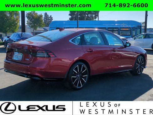Used 2024 Honda Accord Touring image 8