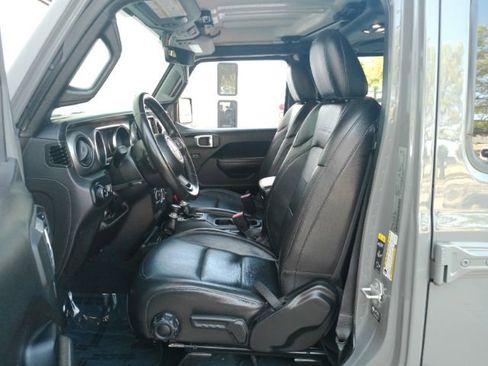 Used 2022 Jeep Gladiator Sport image 12