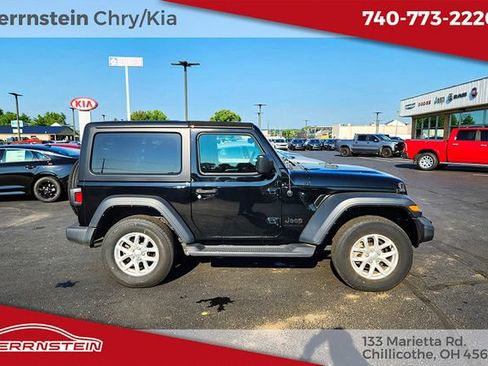 Used 2023 Jeep Wrangler Sport AWD/4WD image 17