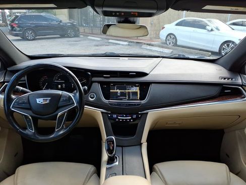 Used 2018 Cadillac XT5 Luxury w/ Driver Awareness Package image 21