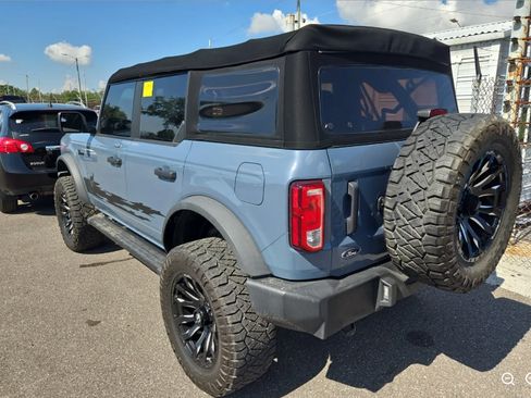 Used 2023 Ford Bronco 4-Door AWD/4WD image 3