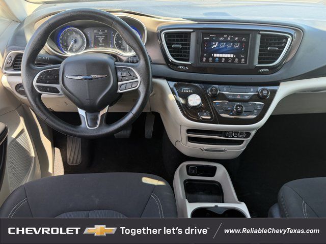 Used 2021 Chrysler Voyager LX FWD image 12