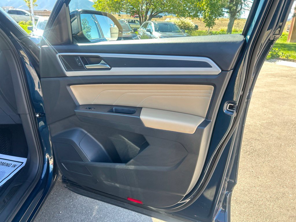 Used 2023 Volkswagen Atlas Cross Sport SE w/ Panoramic Sunroof Package AWD/4WD image 11