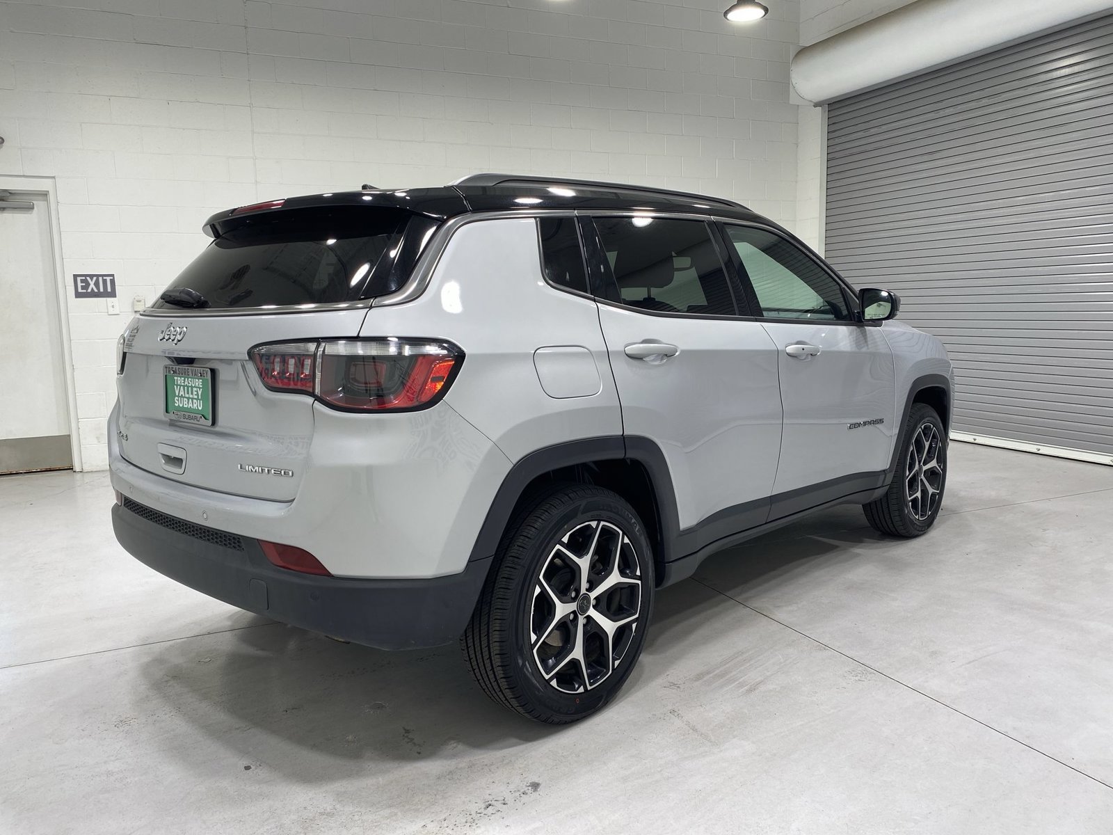 Used 2025 Jeep Compass Limited AWD/4WD image 8