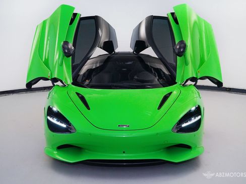 Used 2024 McLaren 750S RWD image 3