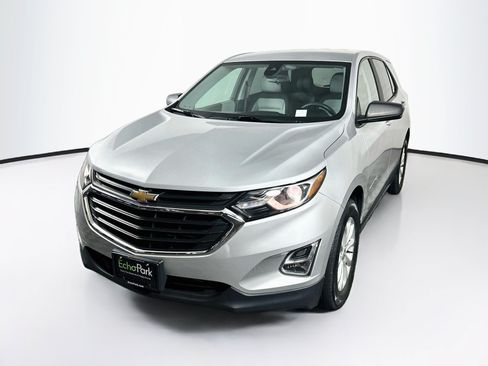 Used 2021 Chevrolet Equinox LS w/ LS Convenience Package FWD image 3