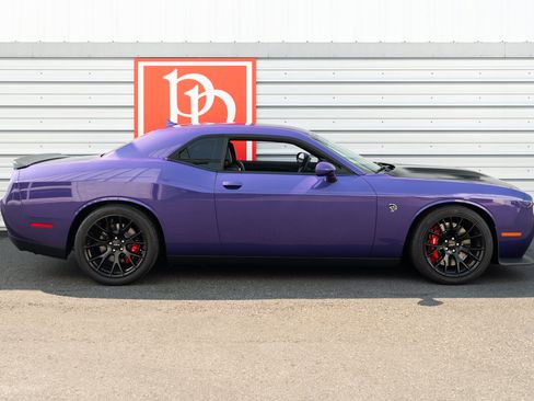 Used 2016 Dodge Challenger SRT Hellcat RWD image 44