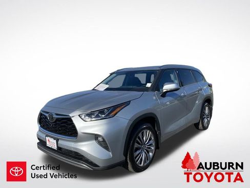 Certified 2020 Toyota Highlander Platinum AWD/4WD image 4