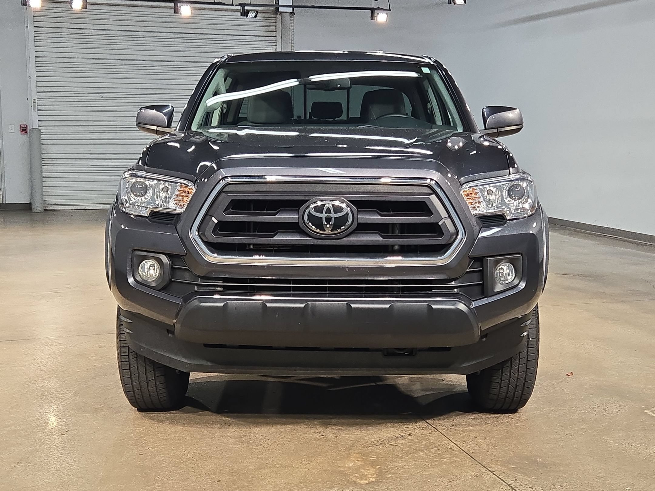 Used 2023 Toyota Tacoma SR5 RWD image 2