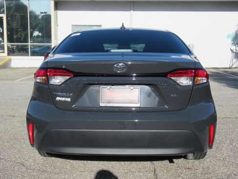 Used 2025 Toyota Corolla LE FWD image 6