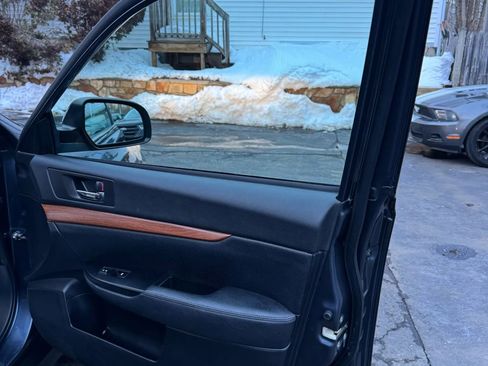 Used 2014 Subaru Outback 2.5i Limited image 25