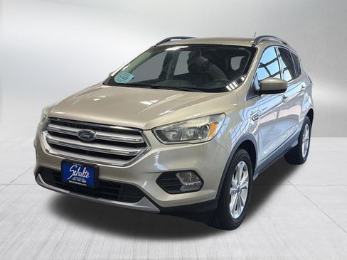Used 2018 Ford Escape SE w/ SE Sync 3 Package AWD/4WD image 3