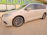 Used 2021 Chrysler Pacifica Touring-L image 2