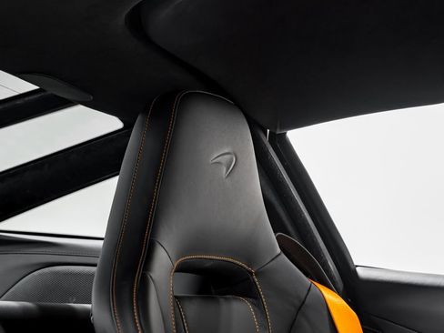 Used 2026 McLaren 750S RWD image 30