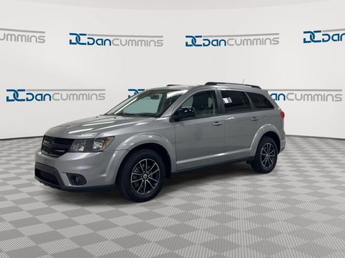 Used 2019 Dodge Journey SE w/ Premium Group FWD image 4