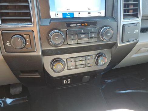 Used 2019 Ford F150 XLT w/ Equipment Group 302A Luxury AWD/4WD image 16