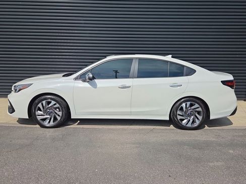 Used 2024 Subaru Legacy Touring XT AWD/4WD image 2