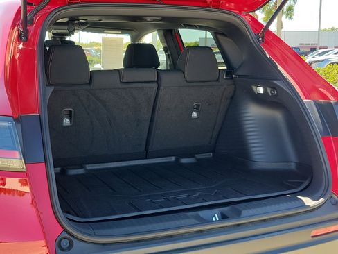 Used 2025 Honda HR-V Sport image 10