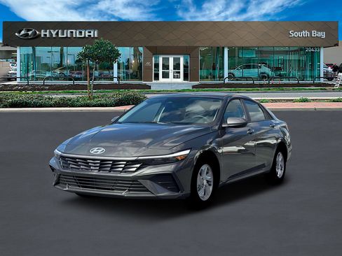 New 2026 Hyundai Elantra SE FWD image 1