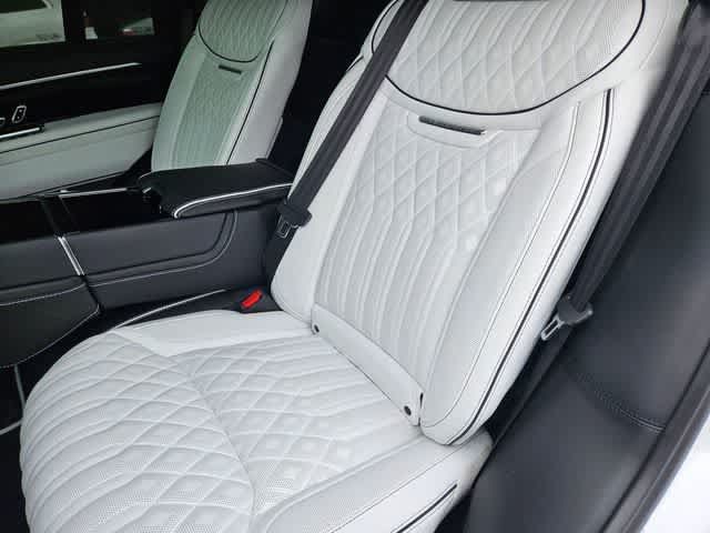 Used 2025 Land Rover Range Rover Long Wheelbase Autobiography AWD/4WD image 22