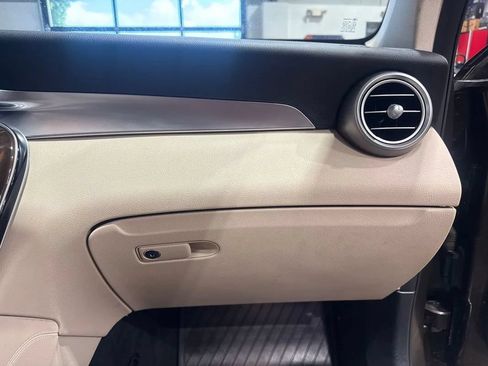 Used 2017 Mercedes-Benz GLC 300 4MATIC image 78