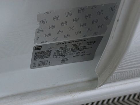 Used 2025 GMC Sierra 1500 SLT image 32